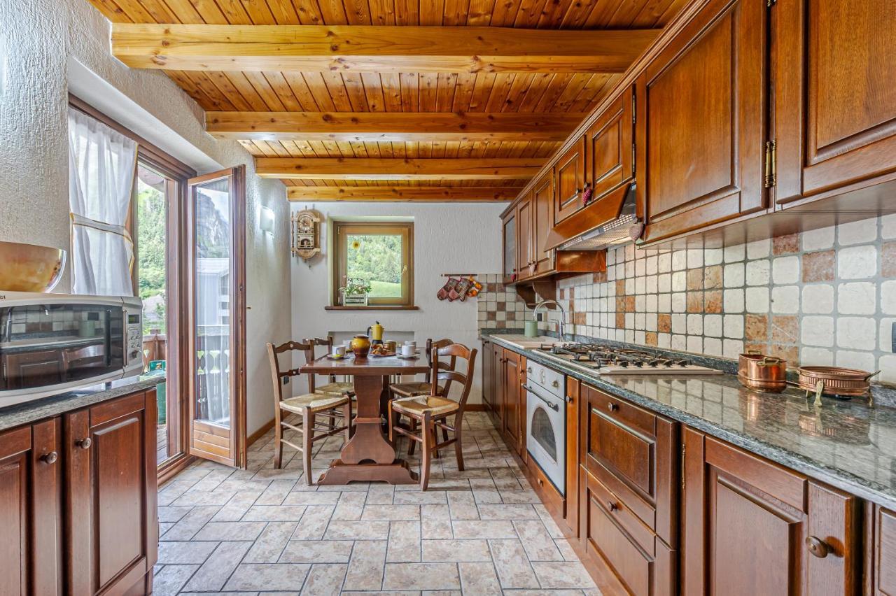 Casa Beatrice - Wifi, Parcheggio E Vista Montagna - Cour 0231 Lejlighed Courmayeur Eksteriør billede
